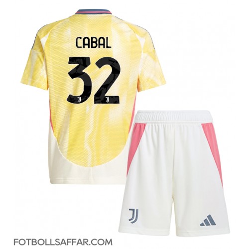 Juventus Juan Cabal #32 Bortadräkt Barn 2024-25 Kortärmad (+ Korta byxor)